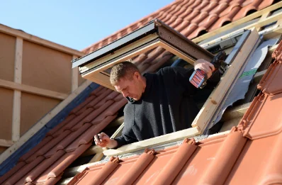 Pose de fenêtres de toit Velux à Surzur
